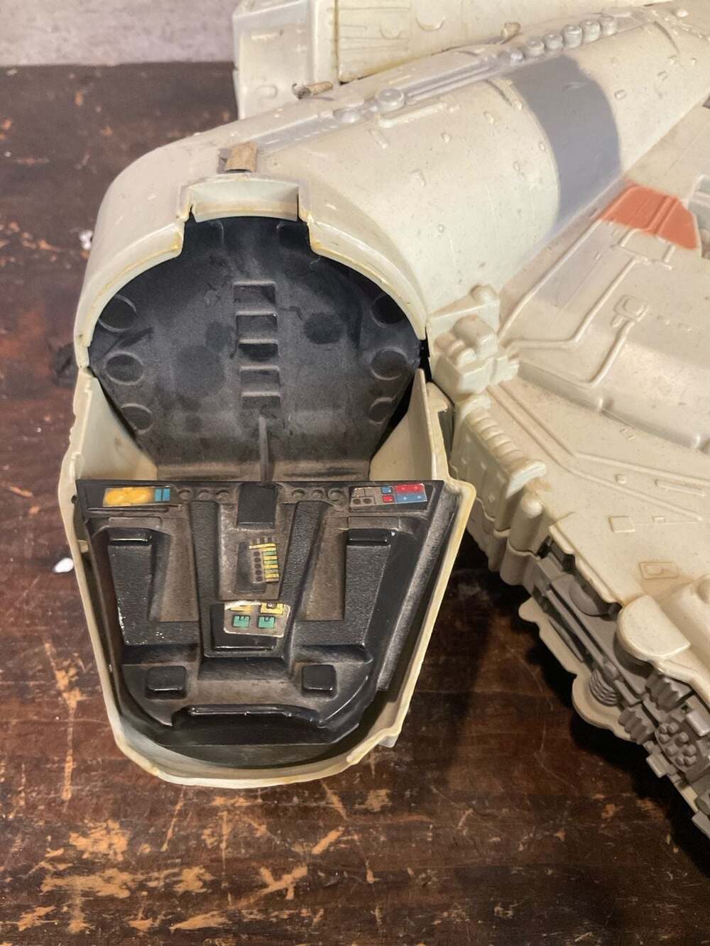 1995 Tonka Star Wars Power of the Force Electronic Millennium Falcon Playset - Picture 4 of 7